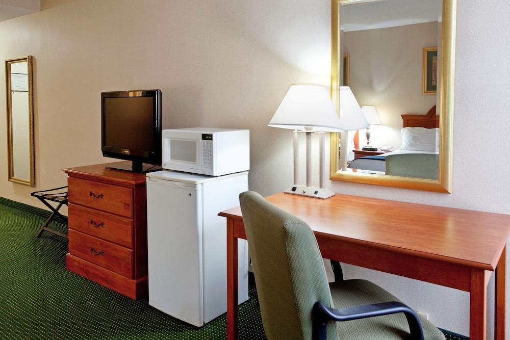 Holiday Inn Express Anderson I-85 - Exit 27- Highway 81 By Ihg Экстерьер фото